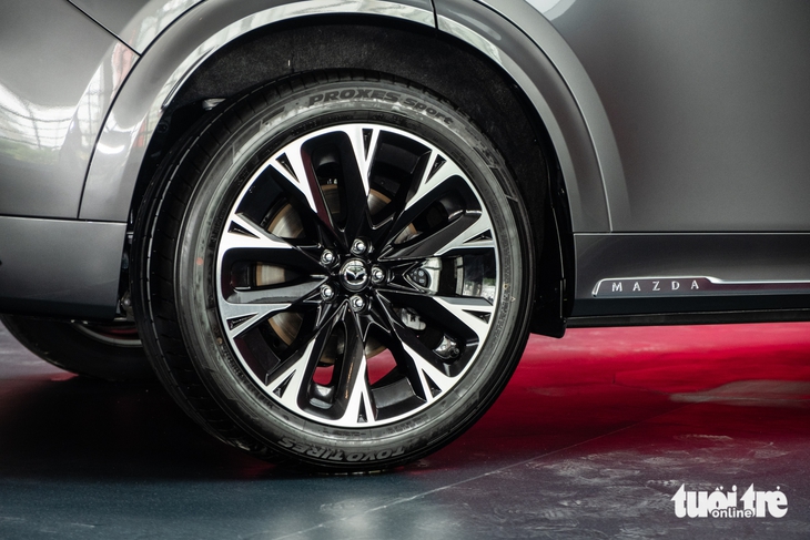 Tin tức giá xe: Mazda CX-90 chốt giá 2,479 tỉ đồng tại Việt Nam, SUV cận sang đấu VW Teramont 3 Mazda CX-90 - Ảnh 3.