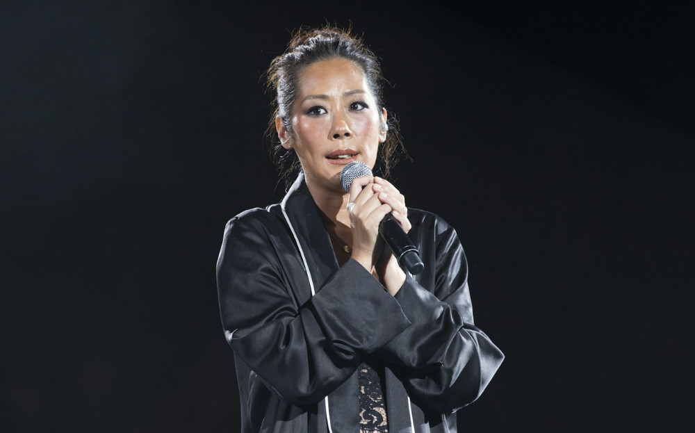 Sự hết thời của nữ ca sĩ nổi tiếng bậc nhất showbiz: Ngủ dưới gầm cầu, sống nhờ đồ ăn thừa, tài sản duy nhất là máy nghe nhạc- Ảnh 4.