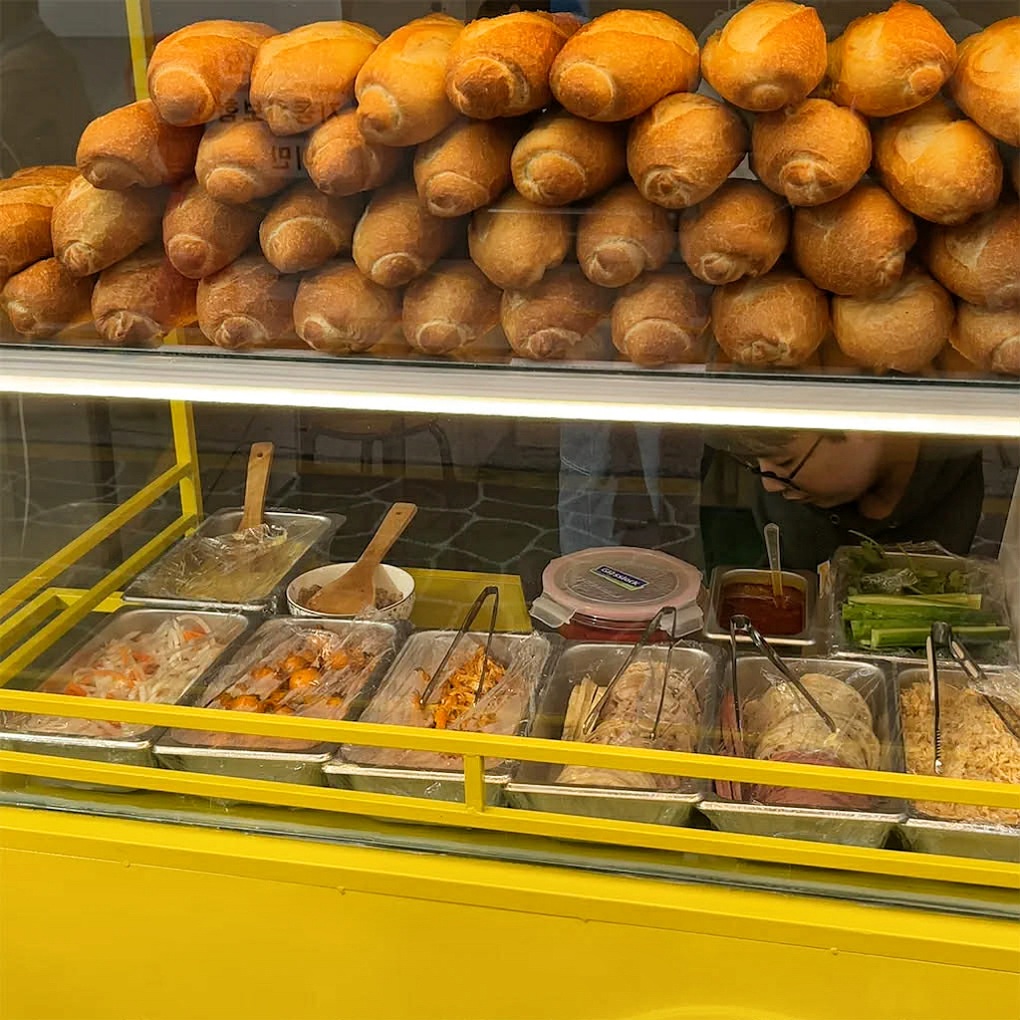 Loại bánh 25.000 đồng ở Việt Nam qua Hàn Quốc đắt gấp 5-6 lần vẫn hút khách - 3