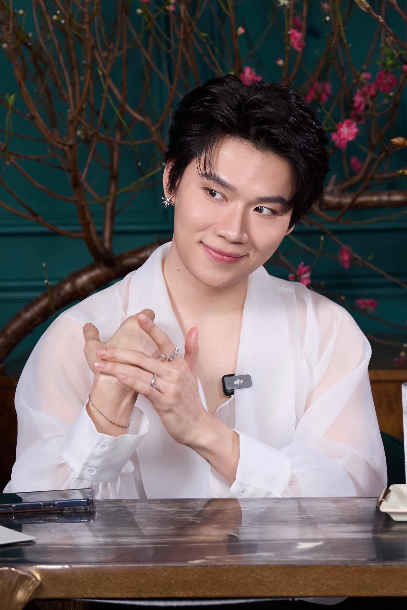 Mỹ nam Việt gây sốc vì giả gái đẹp chấn động, đến cả Việt Hương cũng không thể nhận ra người quen- Ảnh 3.