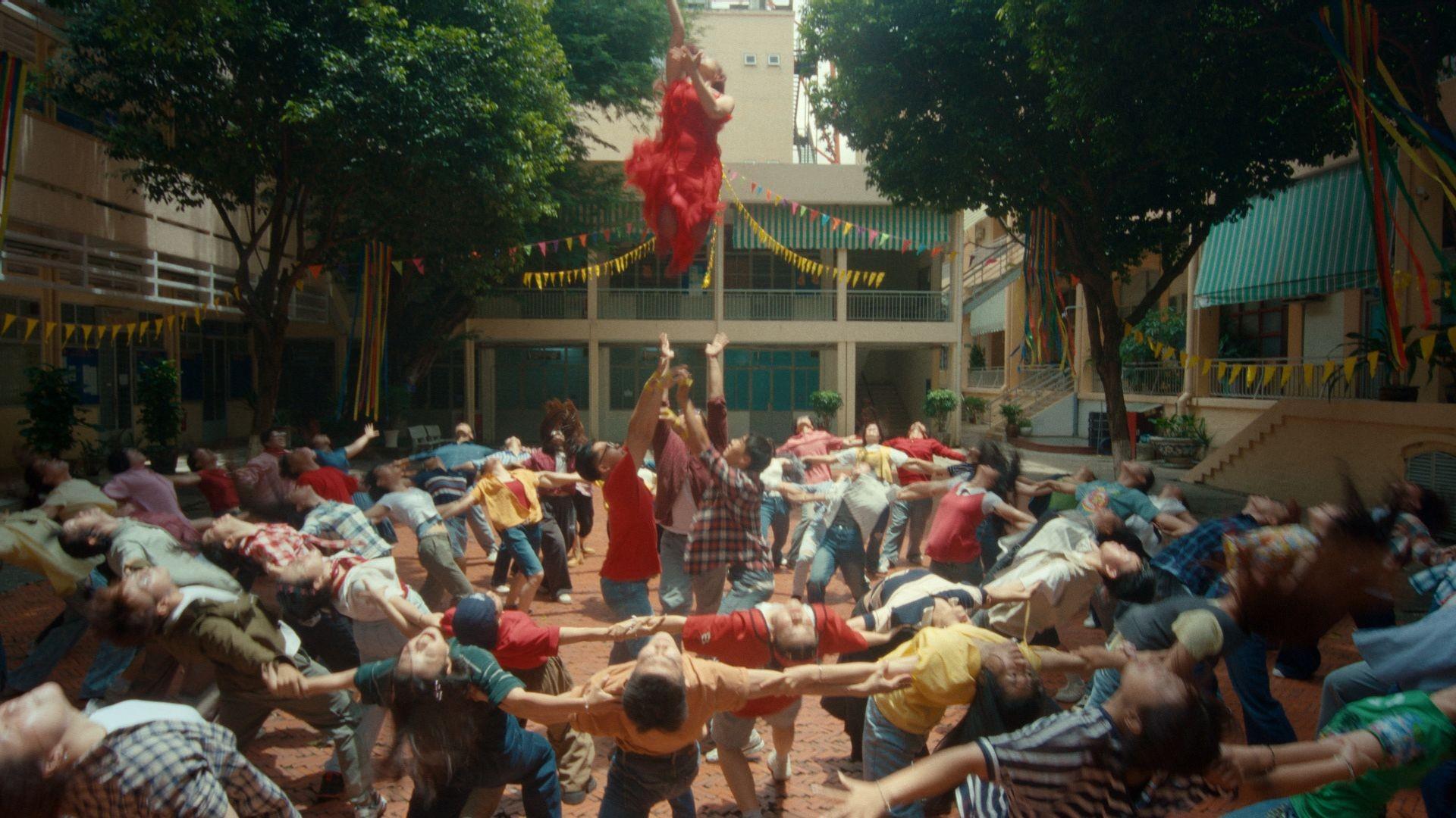 Cảm Ơn Người Đã Thức Cùng Tôi: Khúc ca mơ mộng của tuổi trẻ- Ảnh 2. Cảm Ơn Người Đã Thức Cùng Tôi: Khúc ca mơ mộng của tuổi trẻ- Ảnh 2.