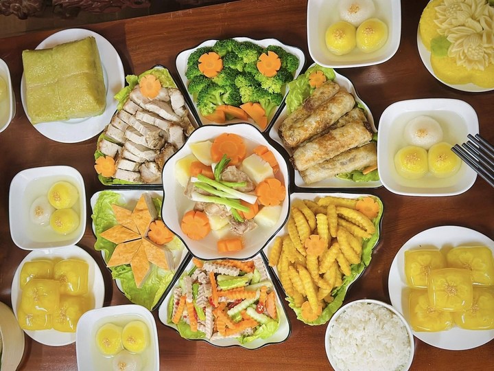 Gợi ý mâm lễ cúng rằm tháng Giêng đầy đủ, trang trọng 3 Mâm cơm mặn đơn giản dâng lễ với những món truyền thống. (Ảnh: Đỗ Thu Ngọc)