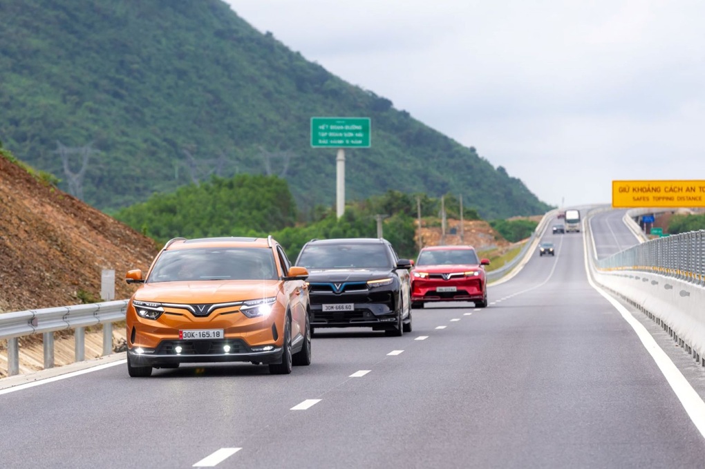 VinFast VF 8 ghi điểm ở chi phí sở hữu, vận hành, an toàn cho gia đình - 2