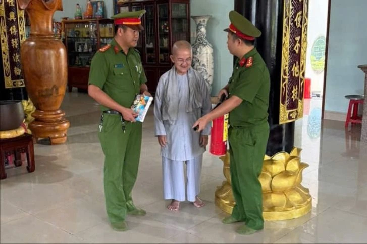 Hoạt động nằm trong kế hoạch cao điểm bảo đảm an toàn PCCC dịp lễ chùa tháng Giêng năm Bính Ngọ 2026. Ảnh: PHẠM HẢI z7572320632444_74ed1a813e54c786bcddfff19edf7931.jpg