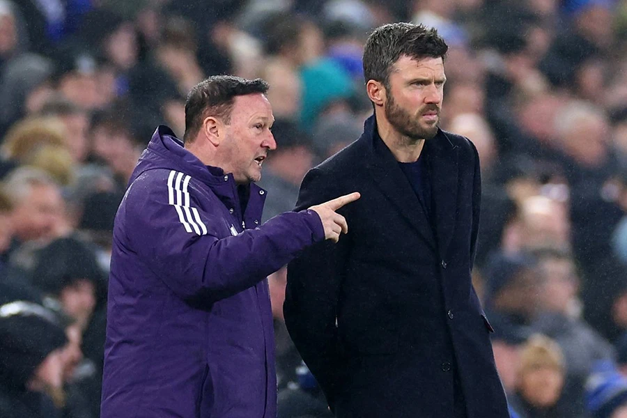 Carrick (phải) và Holland đang làm rất tốt tại Manchester United. ẢNH: Chris Brunskill/Fantasista mu-carrick.jpg