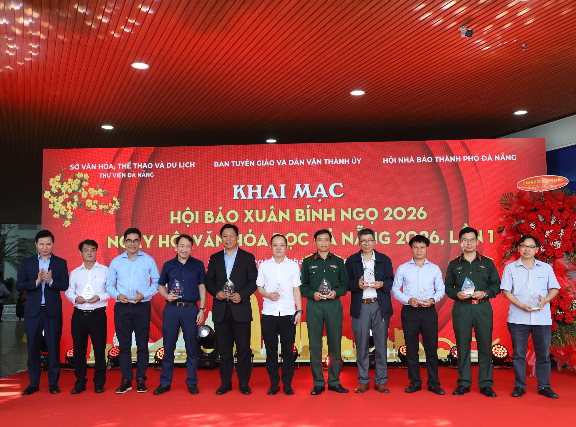 Rộn ràng Hội Báo xuân Đà Nẵng: Không gian gặp gỡ của tri thức và sáng tạo- Ảnh 2.