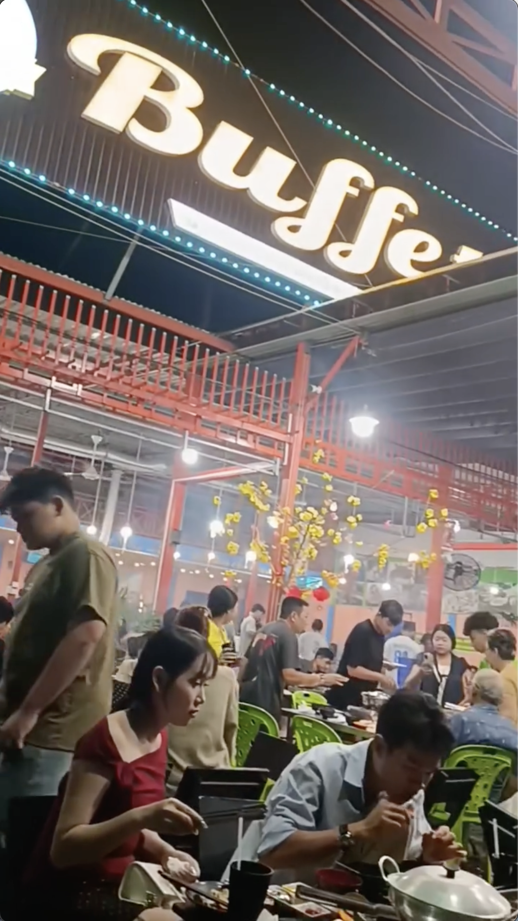 Xúc động cú lừa ngọt ngào của nam sinh An Giang, dùng hợp đồng quảng cáo ảo đưa ông bà đi tận hưởng tuổi già- Ảnh 6.