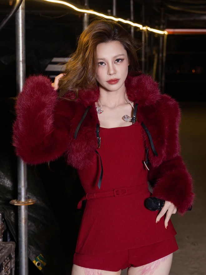 Mỹ nhân ở nhà là nữ thần Vpop đẹp chấp 10 Hoa hậu, sang Hàn bắt chước thần tượng lại thành mẹ idol- Ảnh 6.