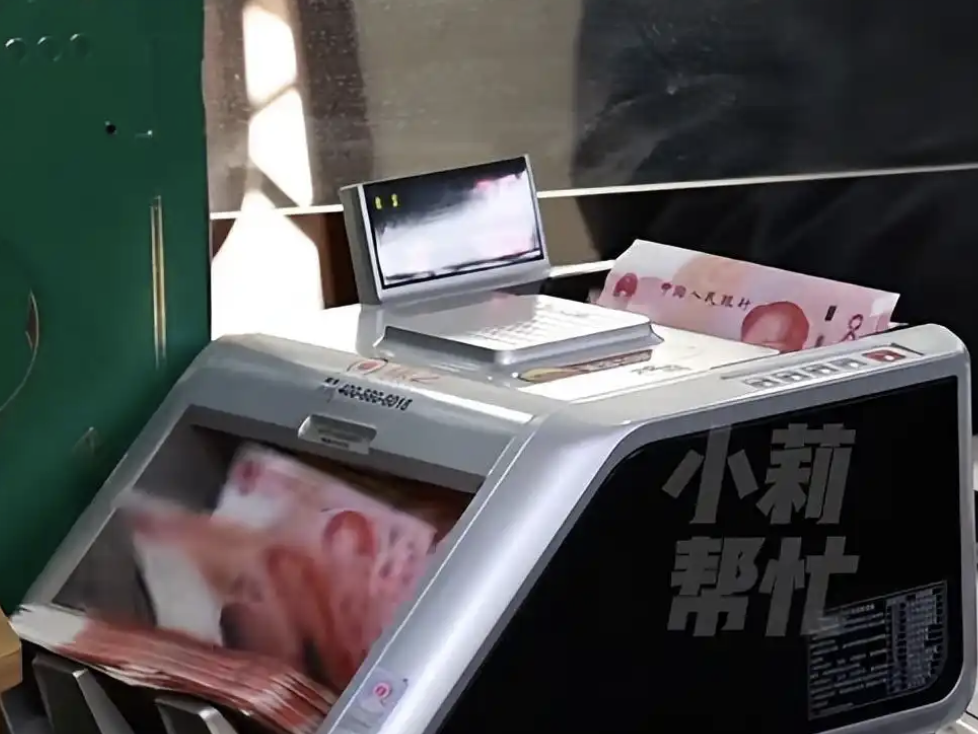 Nữ nhân viên chốt đơn hơn 190 tỷ đồng ngày khai xuân 