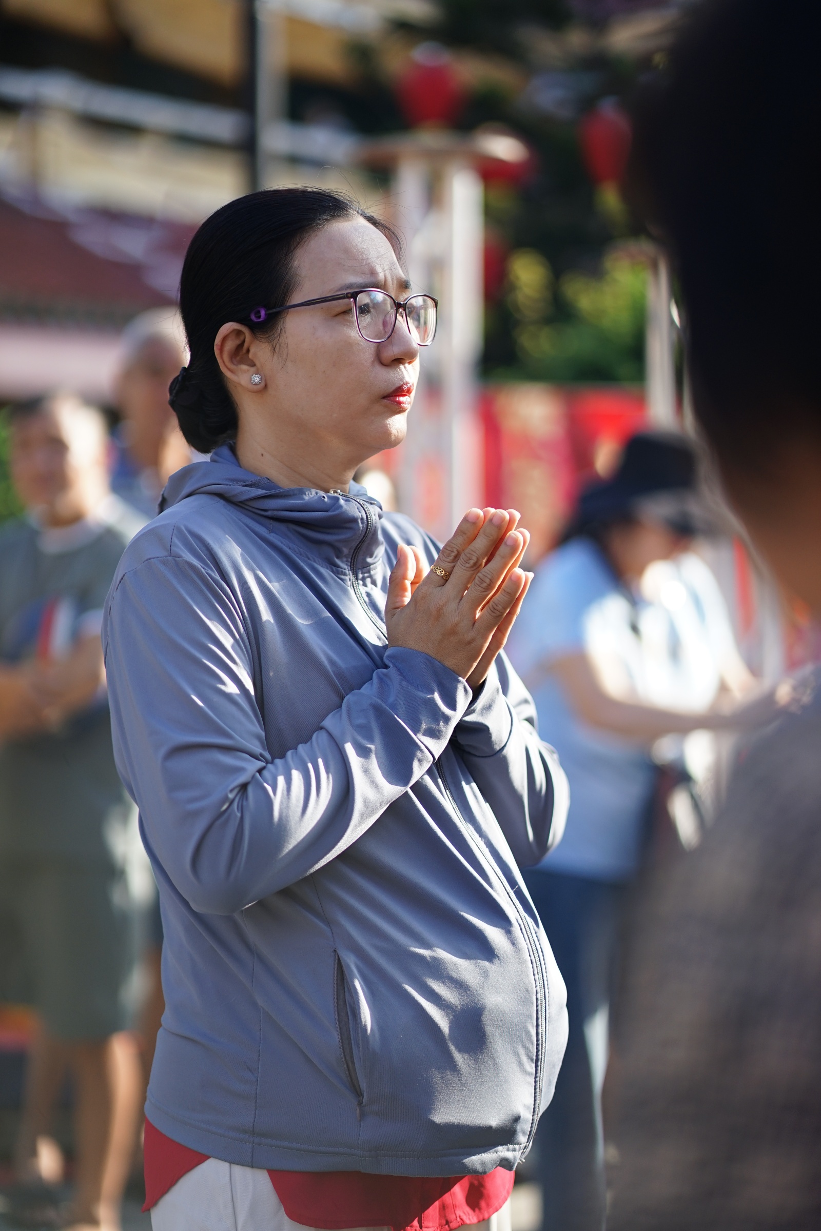 Sáng 12 âm lịch có gì mà tiểu thương đồng loạt bày heo quay, ngũ đậu giữa lòng chợ Bình Tây?- Ảnh 6.