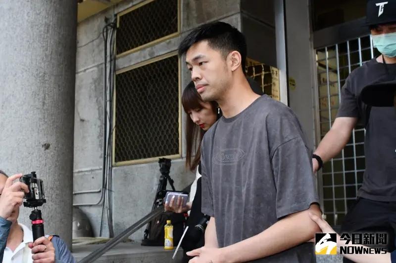 Nam diễn viên bị cấm sóng vô thời hạn giờ đi bán củ cải muối, để vợ MC nuôi cả nhà 8 miệng ăn- Ảnh 4.