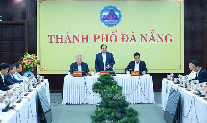 Thủ tướng Phạm Minh Chính làm việc với Ban Thường vụ Thành ủy Đà Nẵng - Ảnh 3.