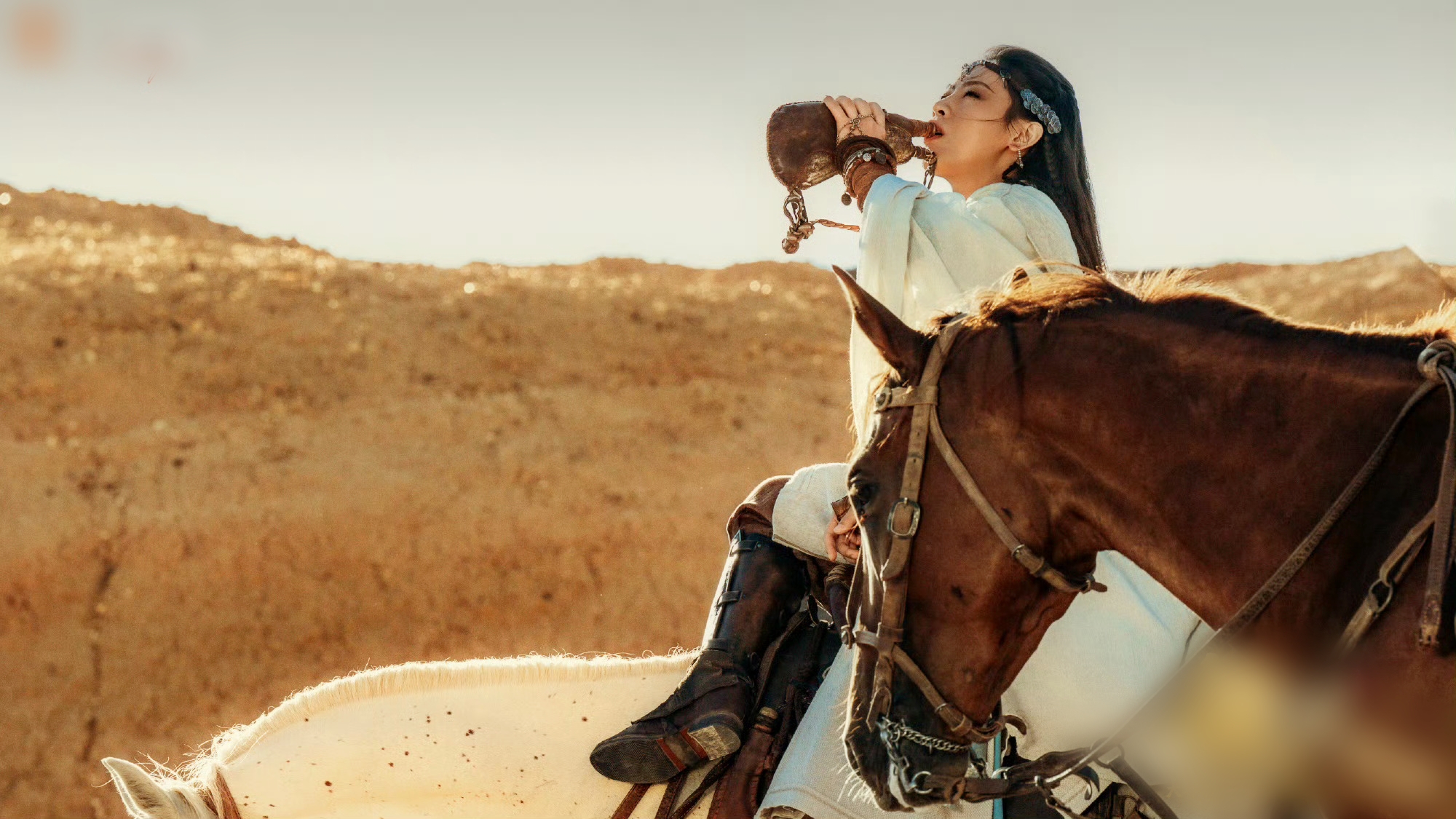 Đây chính là mỹ nhân đẹp nhất phim Tết 2026: Visual tuyệt tác trời ban, diễn hay đến nỗi vực dậy cả phòng vé- Ảnh 3.