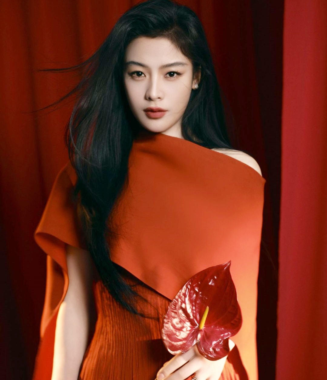 Đây chính là mỹ nhân đẹp nhất phim Tết 2026: Visual tuyệt tác trời ban, diễn hay đến nỗi vực dậy cả phòng vé- Ảnh 5.