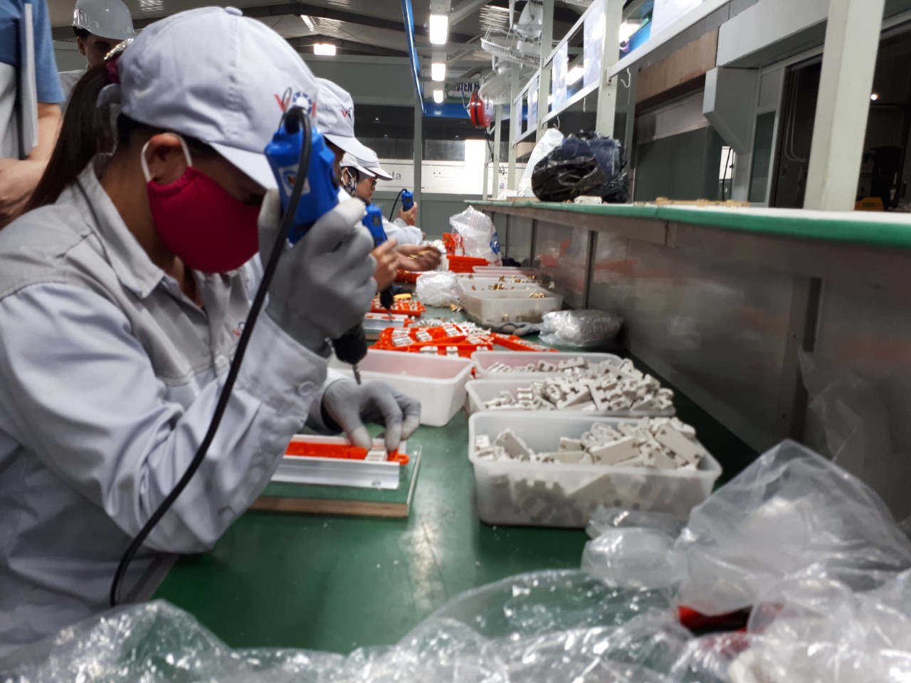 Thấy gì khi người dân, doanh nghiệp ùn ùn gửi tiền vào ngân hàng?- Ảnh 2. Thấy gì khi người dân, doanh nghiệp ùn ùn gửi tiền vào ngân hàng?- Ảnh 2.