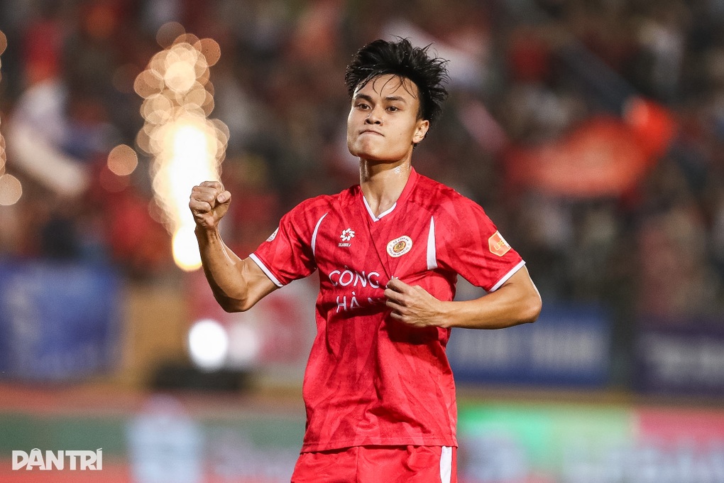 CLB Công an Hà Nội đánh bại HA Gia Lai, xây chắc ngôi đầu V-League - 2