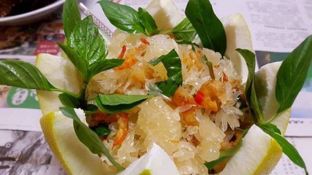 2 món ngon từ quả bưởi trên mâm ngũ quả giúp giảm ngấy và hỗ trợ thải độc sau Tết 1 Món gỏi bưởi thanh mát giúp giải ngán và thanh lọc cơ thể sau Tết.