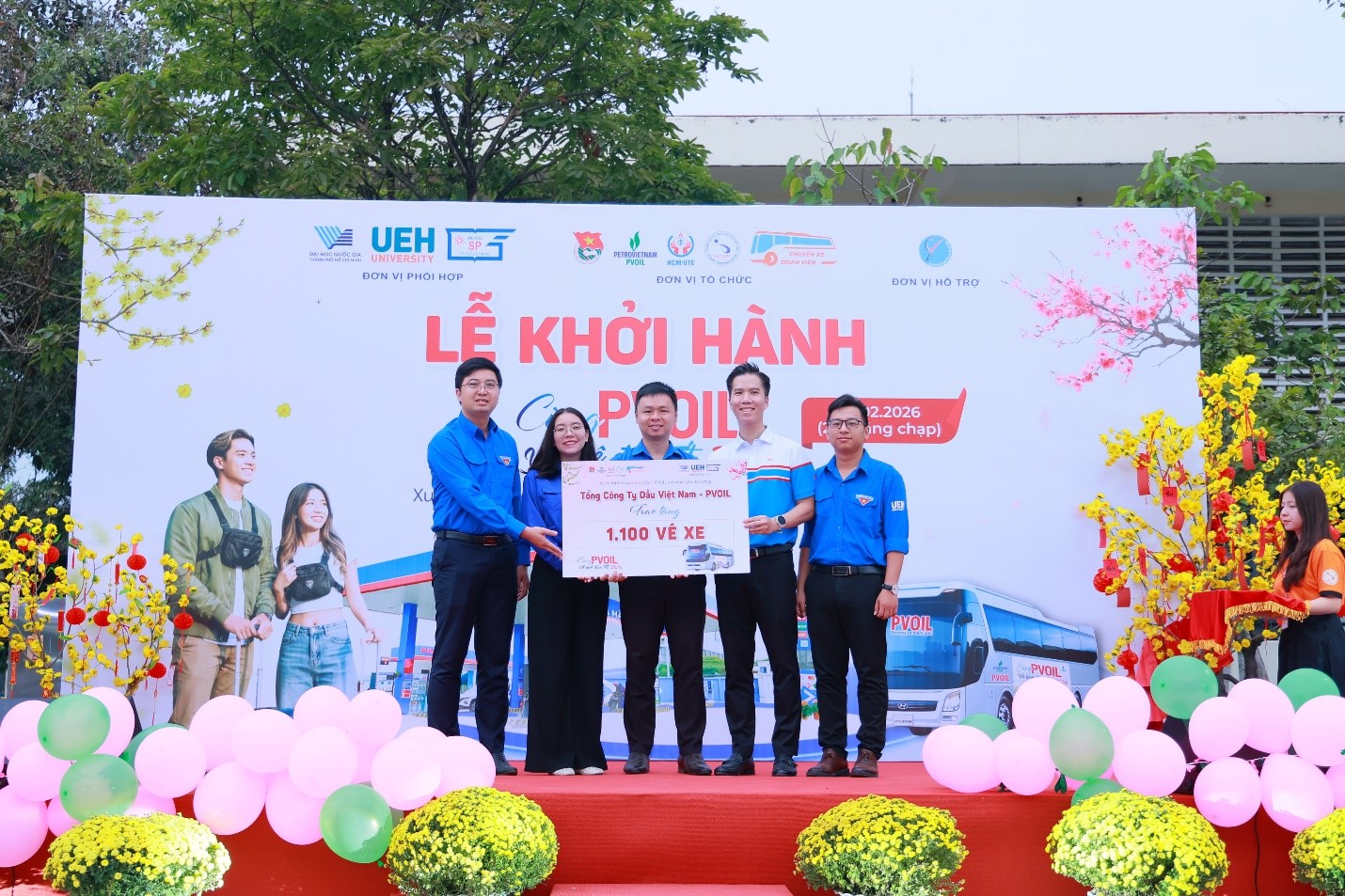 chuyến xe nghĩa tình - Ảnh 1.