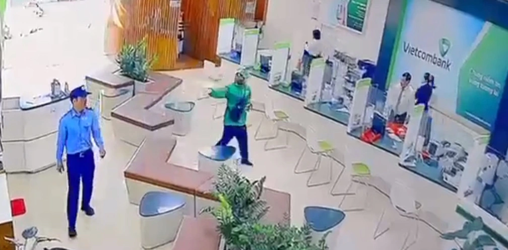 3 hiện trường trong vụ cướp ngân hàng Gia Lai do Phạm Anh Tài và Lê Văn Ân thực hiện- Ảnh 3.