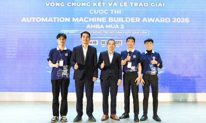 Đội DUT-HI đến từ Đại học Bách Khoa - Đại học Đà Nẵng. Ảnh: ETEK