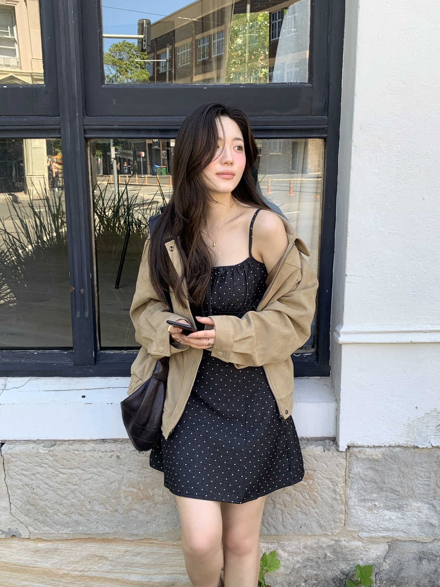 4 cách mặc đẹp và tiện lợi cho ngày mưa nồm- Ảnh 1. 4 cách mặc đẹp và tiện lợi cho ngày mưa nồm- Ảnh 1.