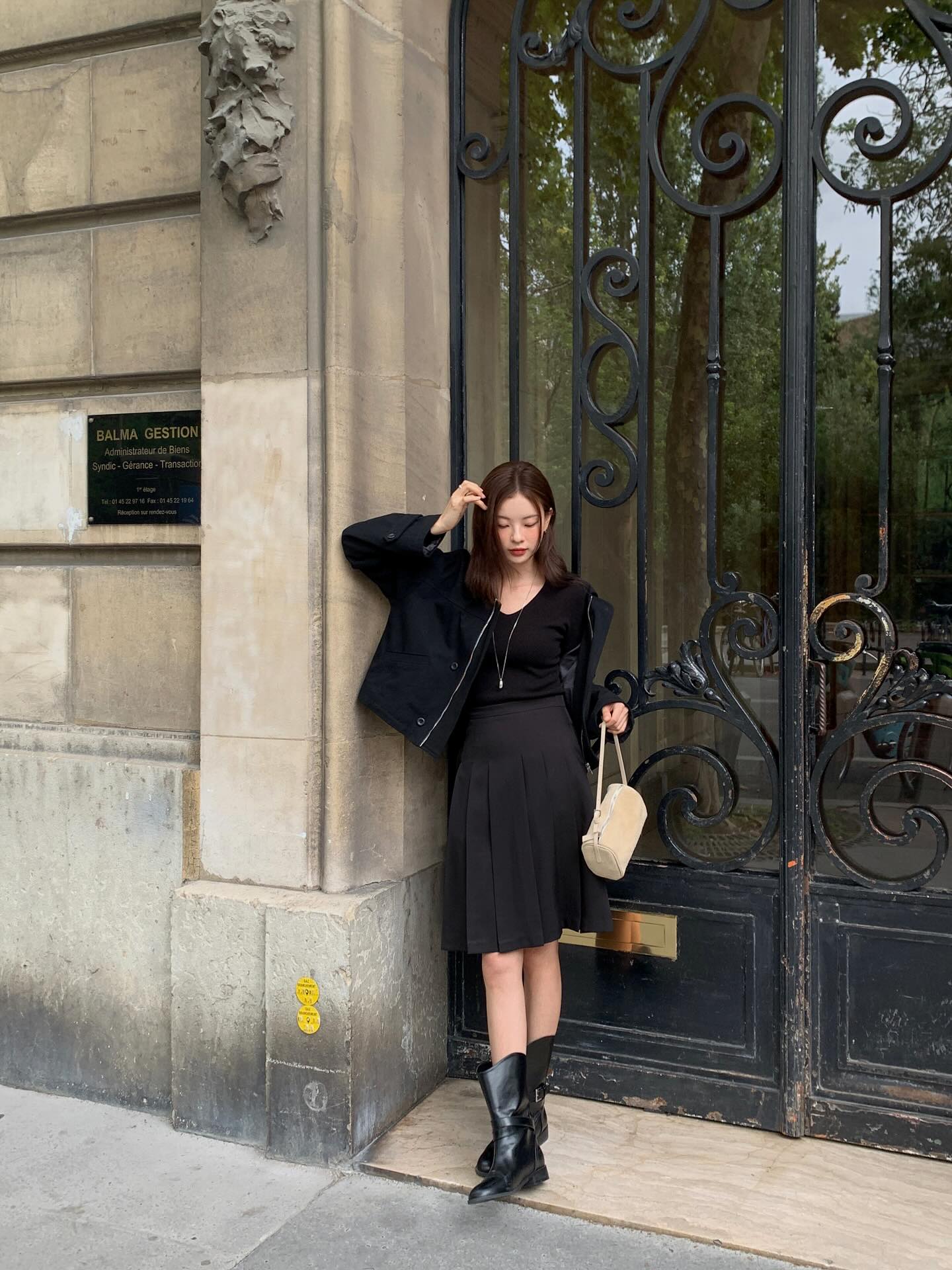 4 công thức diện đồ Tết đơn giản mà vẫn cuốn hút dành cho ai không thích cầu kỳ- Ảnh 4. 4 công thức diện đồ Tết đơn giản mà vẫn cuốn hút dành cho ai không thích cầu kỳ- Ảnh 4.