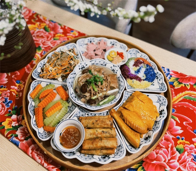 Thực phẩm cần được nấu chín trước khi ăn để loại bỏ nguy cơ bị ngộ độc. Ảnh: Vinh Gia