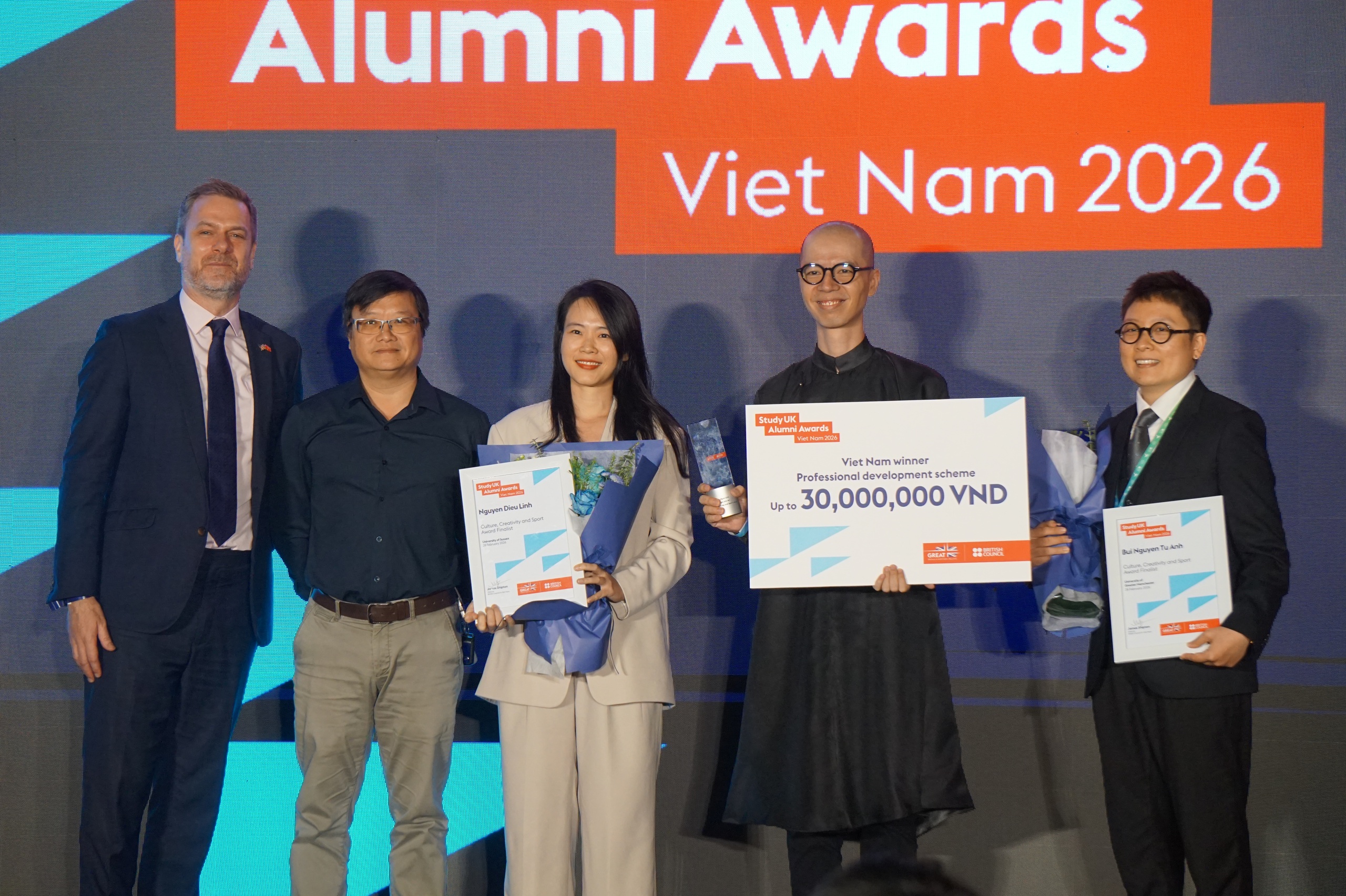 4 nhà khoa học, lãnh đạo, nghệ sĩ Việt được Hội đồng Anh trao giải - Ảnh 1.