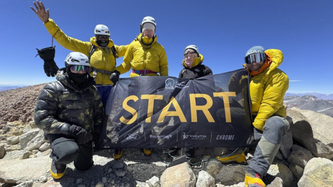 5 VĐV thi đấu World’s Highest Marathon ngày 10/2. Ảnh: Worlds Highest Marathon