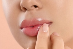 Bí quyết giúp môi căng mọng bất chấp thời tiết hanh khô