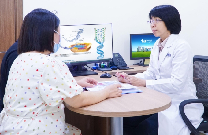 Bác sĩ Thảo khám, tư vấn cho thai phụ tại Phòng khám Đa khoa Tâm Anh Quận 7. Ảnh minh họa: Ngọc Châu
