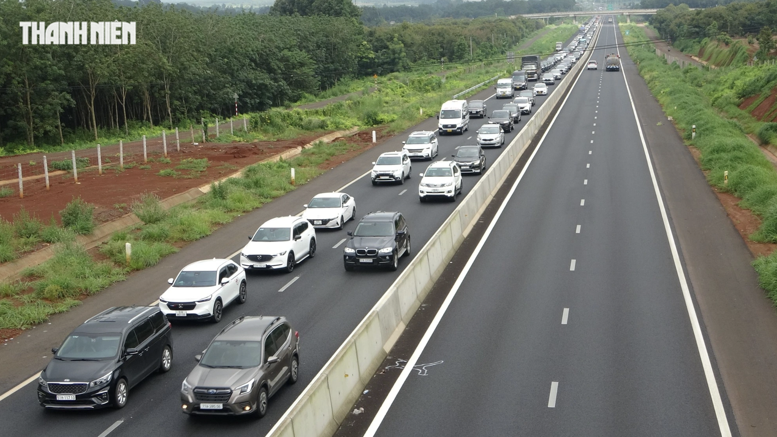 5 mẹo tránh kẹt xe cao tốc hiệu quả khi lái ô tô về quê Tết 2026 - Ảnh 1.