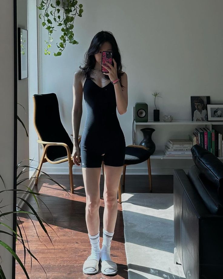 6 bài tập chỉ cần nằm cũng giúp eo thon, sạch ruột, phù hợp với nhân viên văn phòng- Ảnh 1.