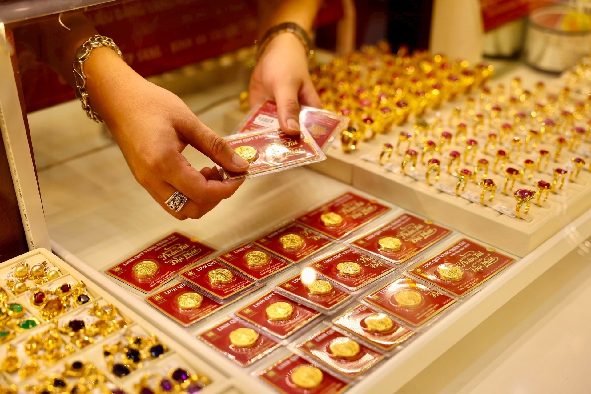 6 lưu ý khi mua vàng ngày vía Thần Tài- Ảnh 1. 6 lưu ý khi mua vàng ngày vía Thần Tài- Ảnh 1.