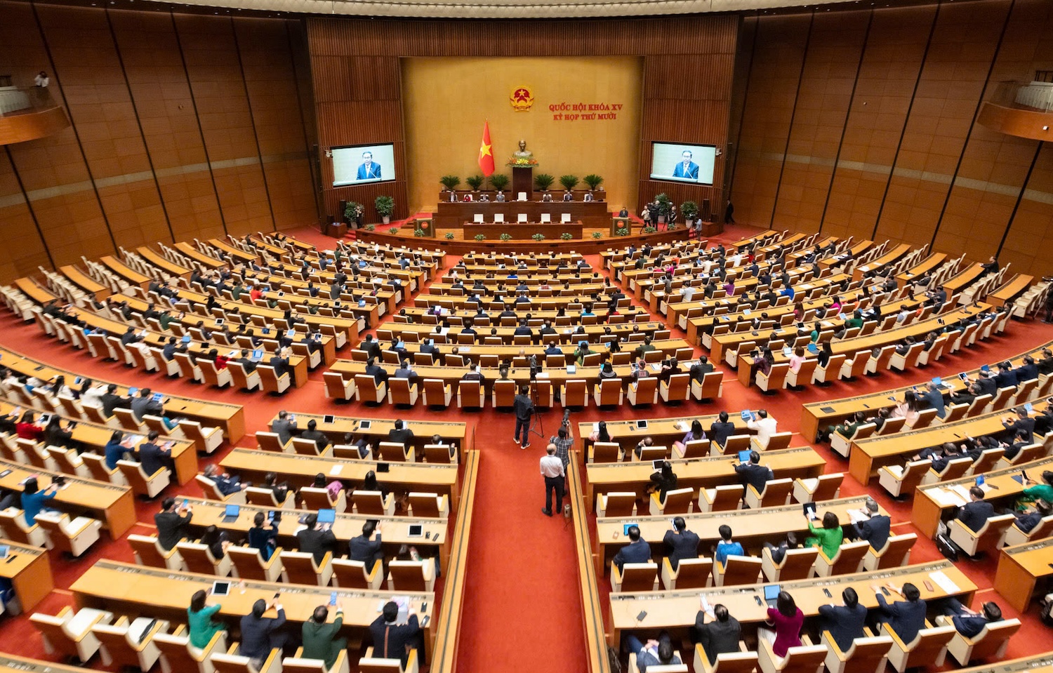 65 người ngoài Đảng, 4 người tự ứng cử đại biểu Quốc hội khóa XVI 1 đại biểu Quốc hội - Ảnh 1.