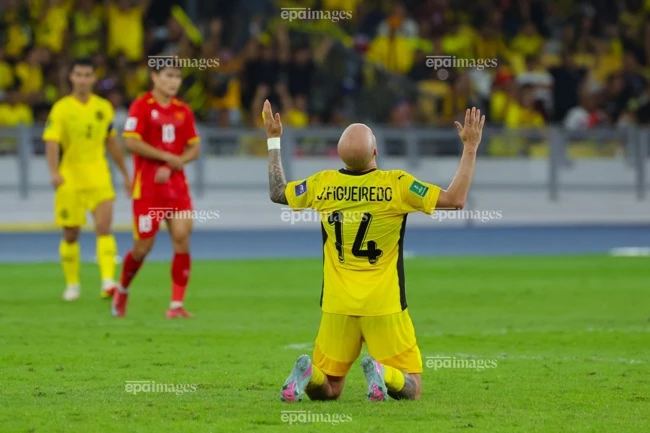 7-cau-thu-nhap-tich-malaysia-hoi-sinh-sau-an-phat-chan-dong-o-tran-thang-viet-nam-4-0 (3).jpg