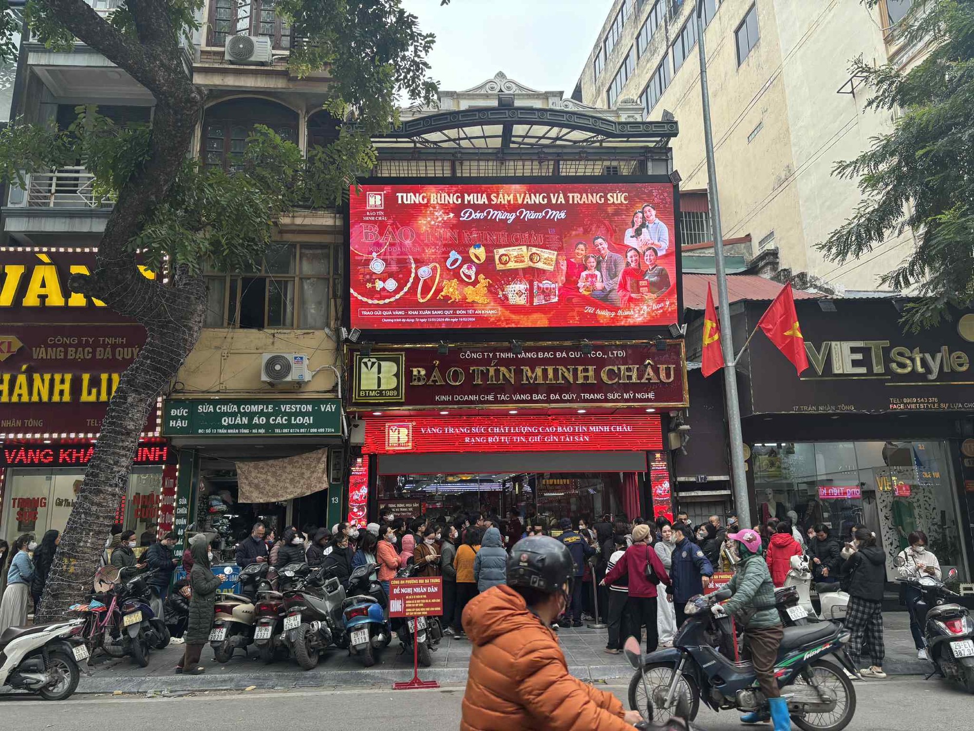 Mua vàng Ngày thần tài: 7 thứ quan trọng HƠN CẢ TIỀN- Ảnh 1.