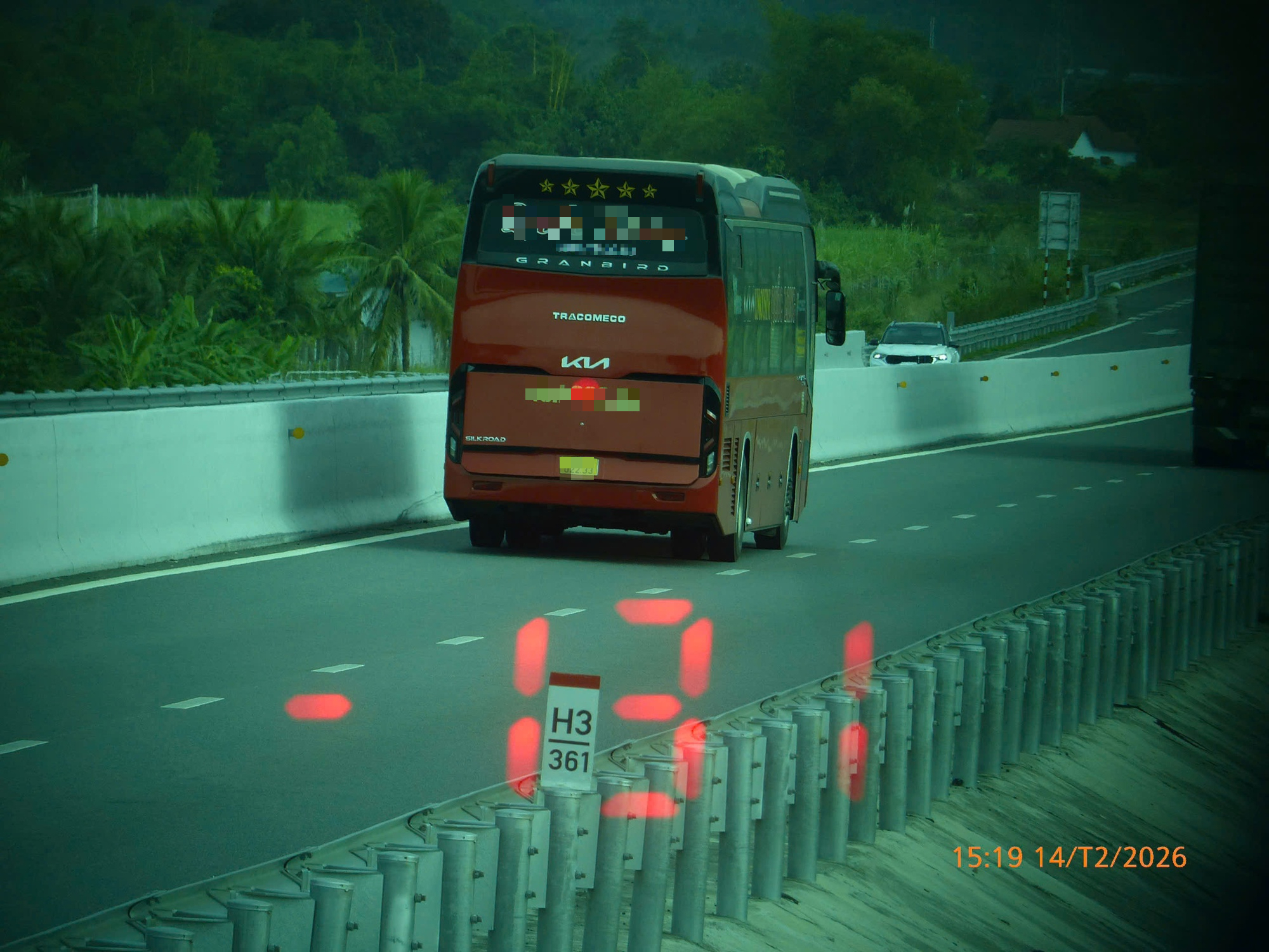 vi phạm tốc độ - Ảnh 1.