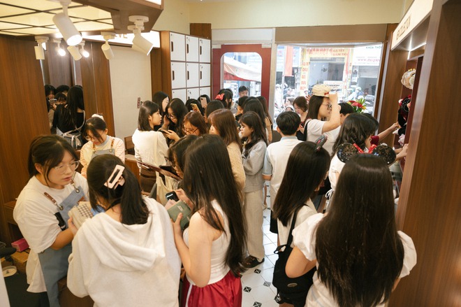 Ai bảo photobooth thoái trào chắc ngã ngửa cảnh dân tình bốc 4200 số, vạ vật 8 tiếng dâng tiền rước hai tấm ảnh tẹo teo- Ảnh 2.