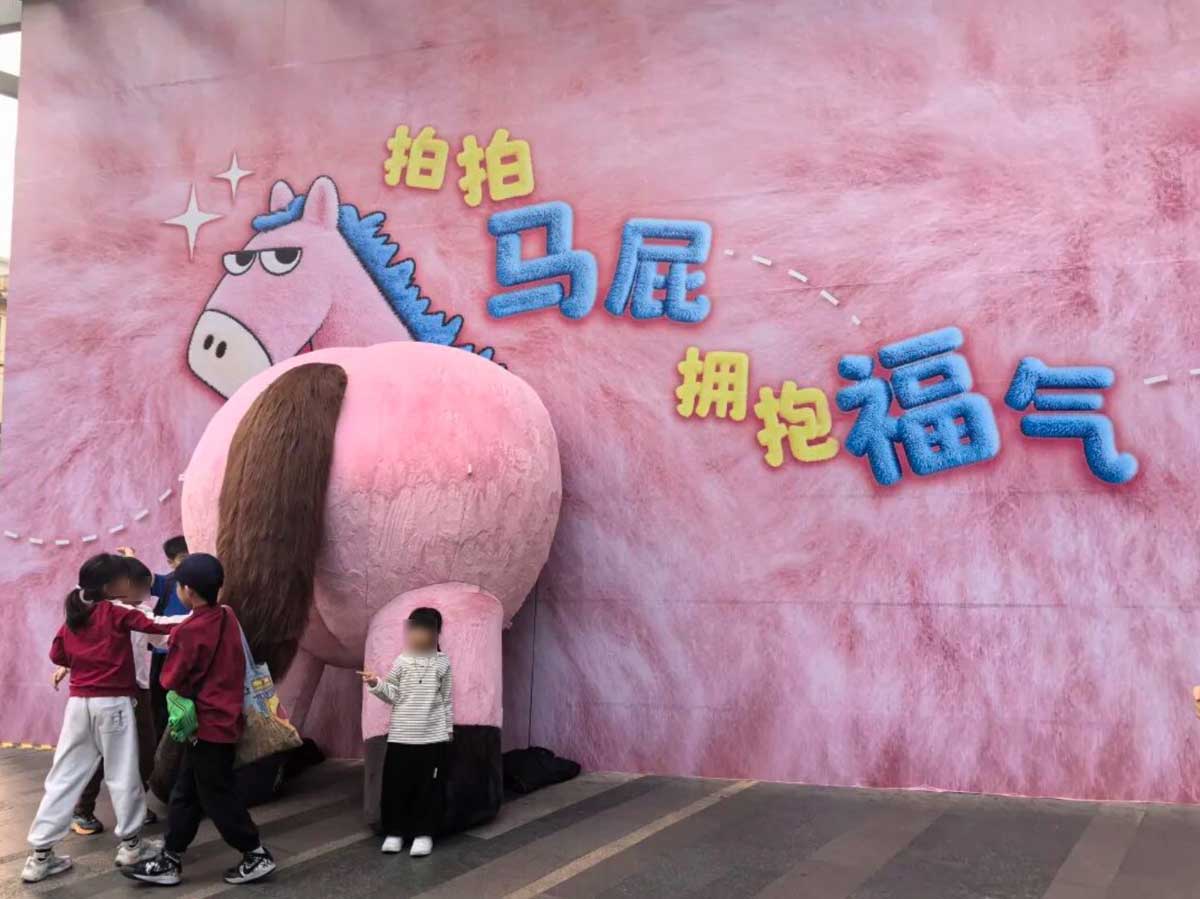 Khách Việt bất ngờ trước cảnh tượng trên đường phố Trung Quốc, nhận xét: 