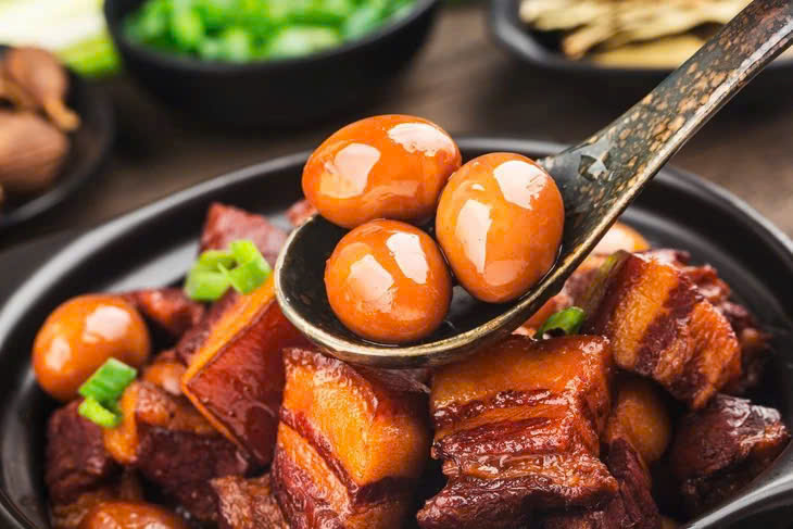 Ăn trứng ngày Tết nhớ bảo quản kỹ - Ảnh 1.