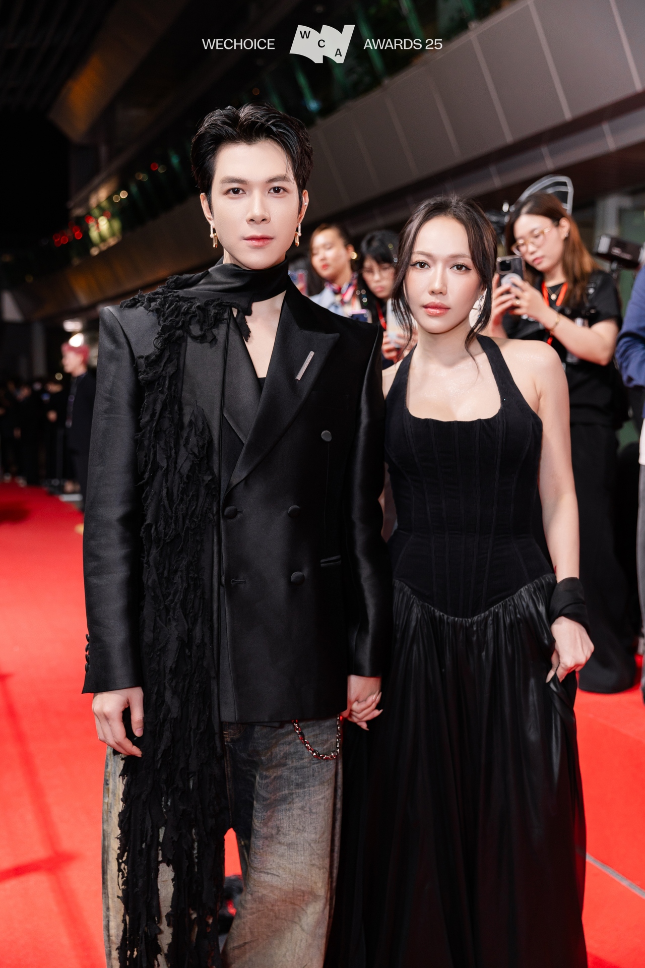 Anh Tú và Diệu Nhi không rời nửa bước tại thảm đỏ WeChoice Awadrs, gấp đôi visual hoá ra là thế này!- Ảnh 4.