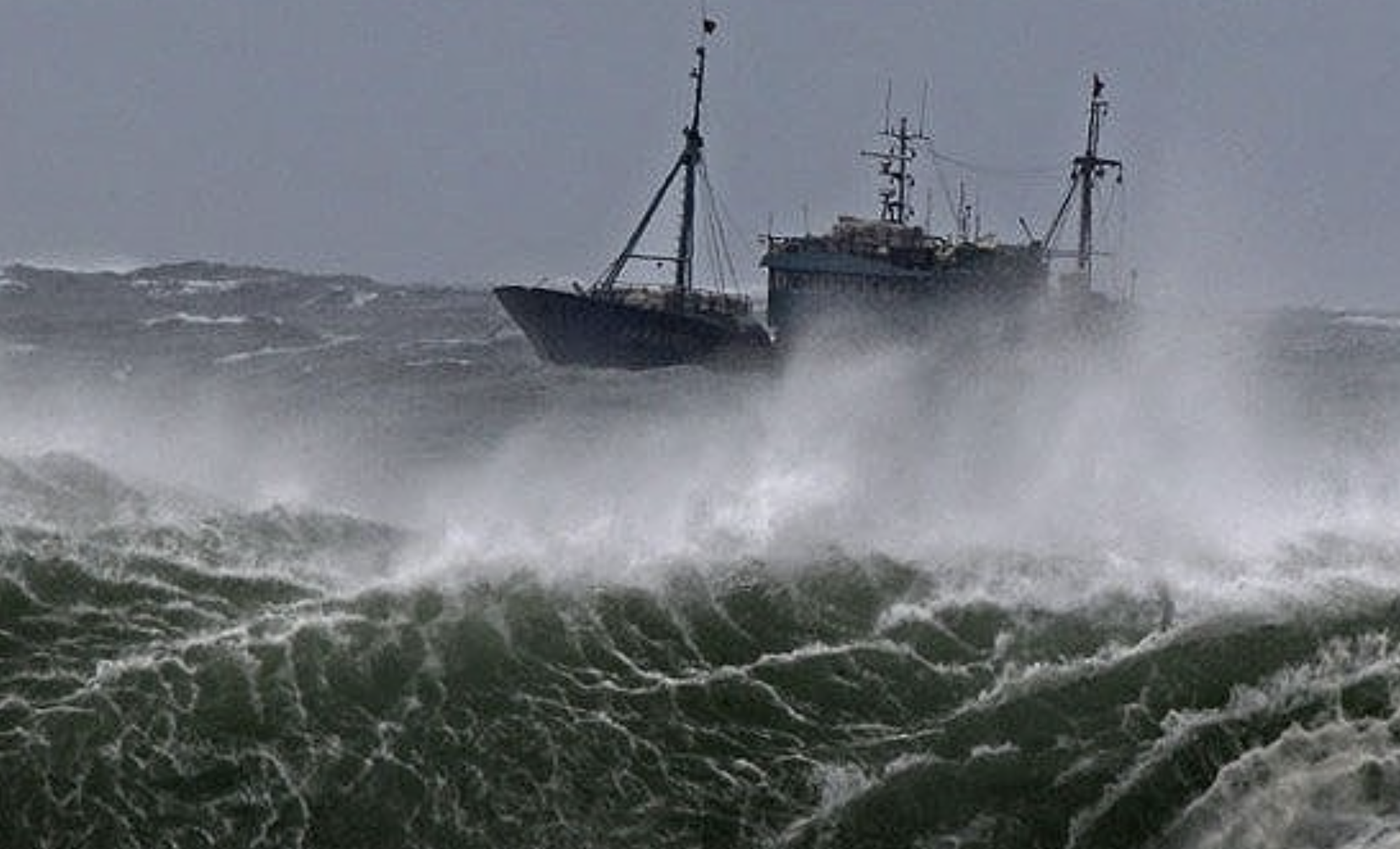 Áp thấp nhiệt đới suy yếu từ bão Penha có đi vào Biển Đông? - Ảnh 1.