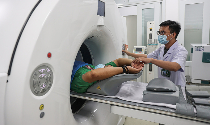 Chụp PET/CT cho bệnh nhân tại bệnh viện ở TP HCM. Ảnh: Quỳnh Trần