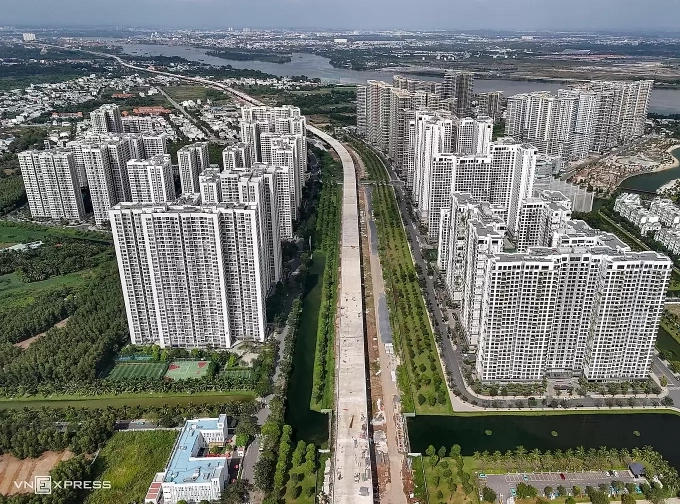 Đoạn cầu cạn Vành đai 3 đi qua khu đô thị Vinhomes Grand Park ở khu đông TP HCM đã được thông xe kỹ thuật. Ảnh: Quỳnh Trần