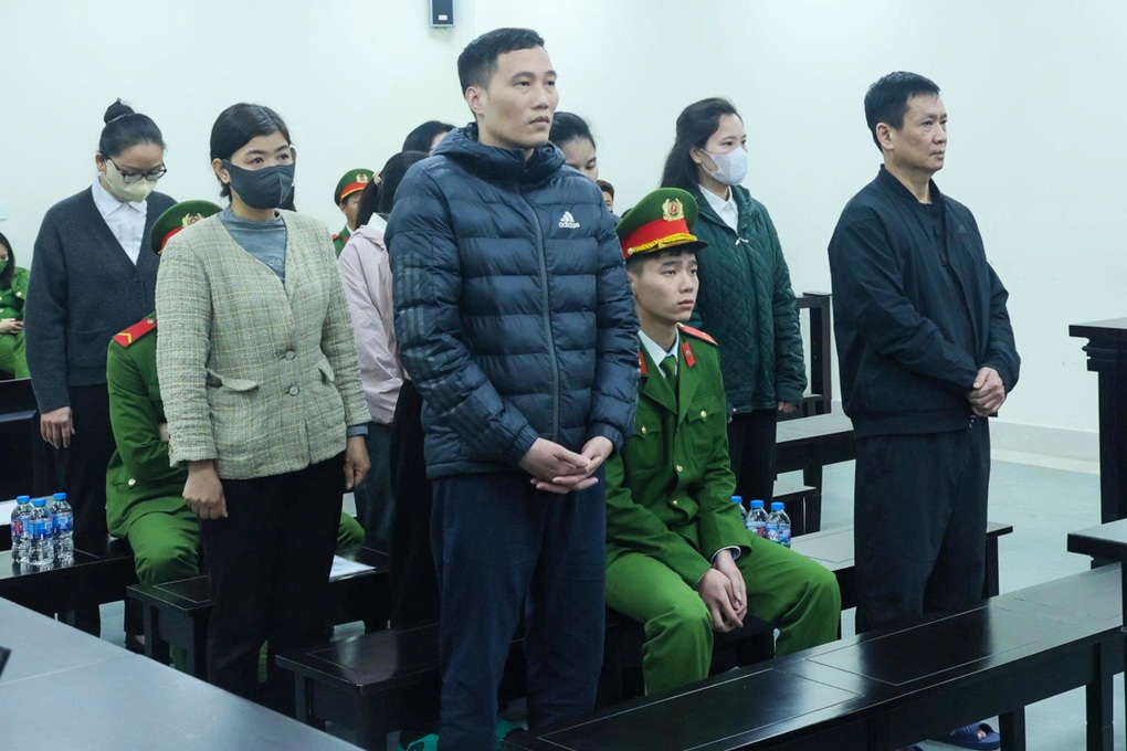 Bà trùm buôn lậu hơn nửa tấn vàng bị đề nghị 12-13 năm tù - 1