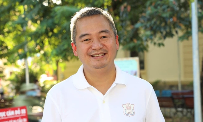 Thuở nhỏ, bác sĩ Nguyễn Lân Hiếu thích đọc truyện chưởng, kiếm hiệp. Ảnh: Nhân vật cung cấp