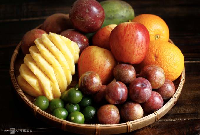 Ăn nhiều hoa quả sau uống rượu để giảm cảm giác mệt mỏi, đau đầu. Ảnh: Bùi Thủy