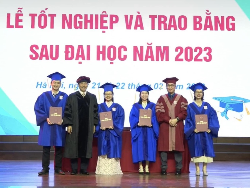 Bác sĩ nội trú trẻ nội soi, phát hiện ung thư sớm hàng nghìn ca mỗi năm - 2