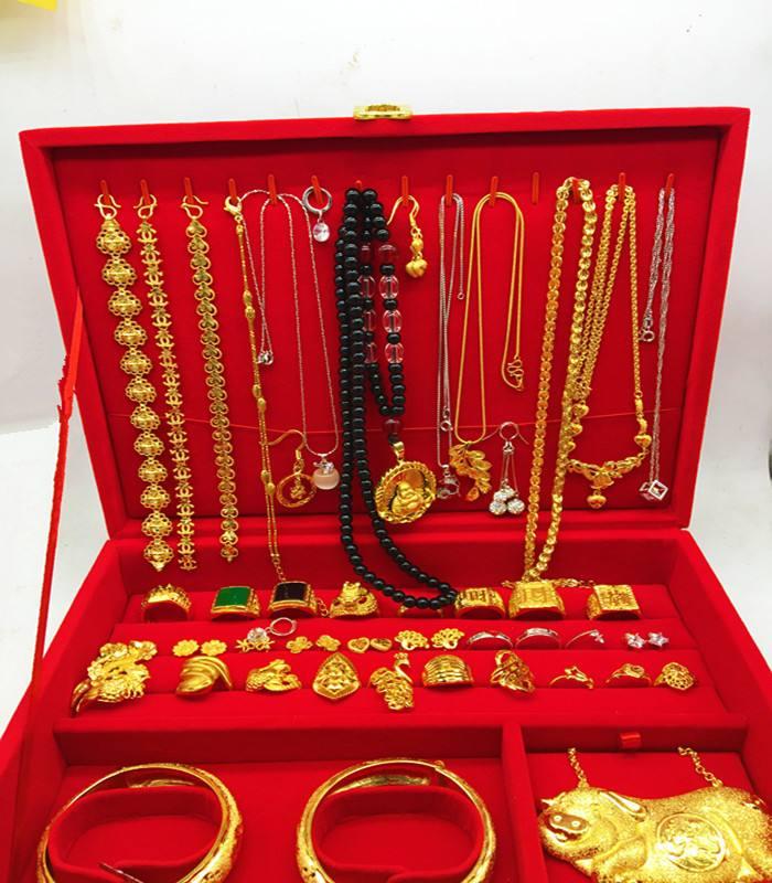 Bán 5 cây vàng đúng lúc giá vàng ở đỉnh, giờ cầm tiền tỷ mà tôi hối hận vô cùng- Ảnh 1.